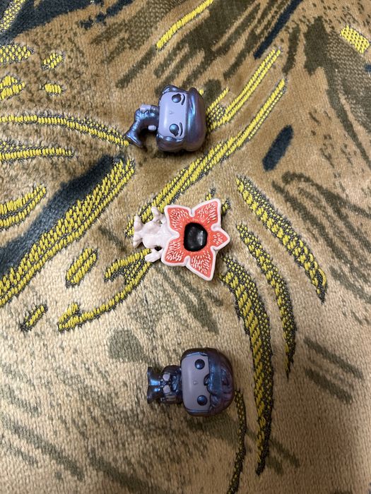 Обмен киндеров « stranger things »