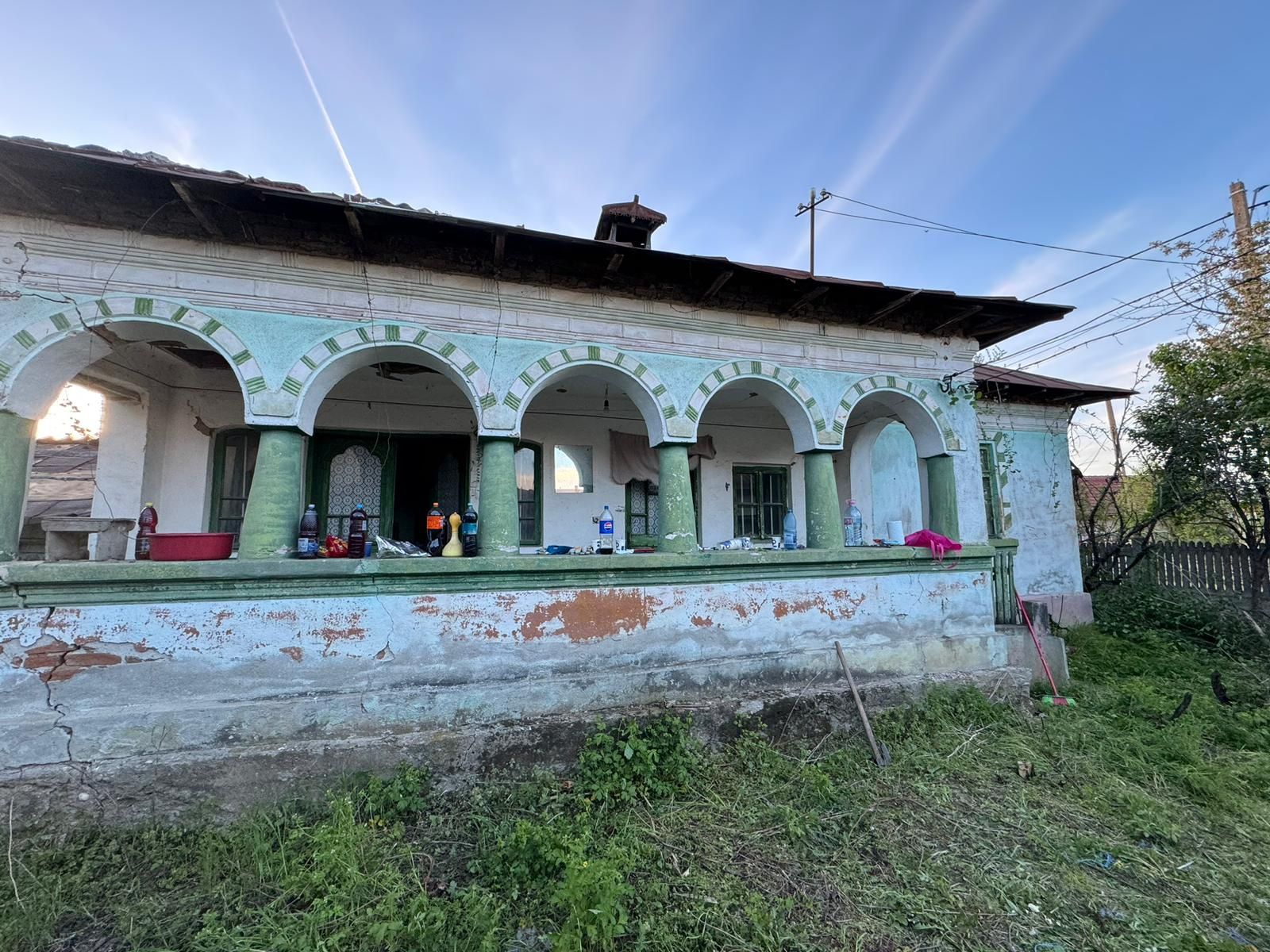 Vand casa cu teren  Cotofenii din Dos