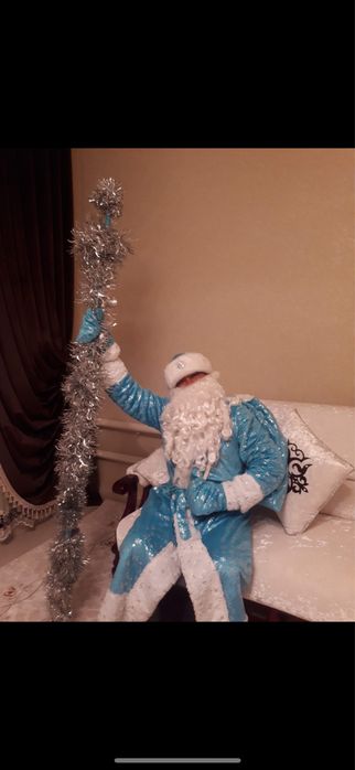 Продам комплект костюмов Деда Мороза и Снегурочки