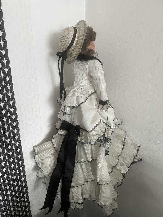 Порцеланова кукла