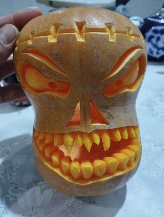 На хэллоуин тыква