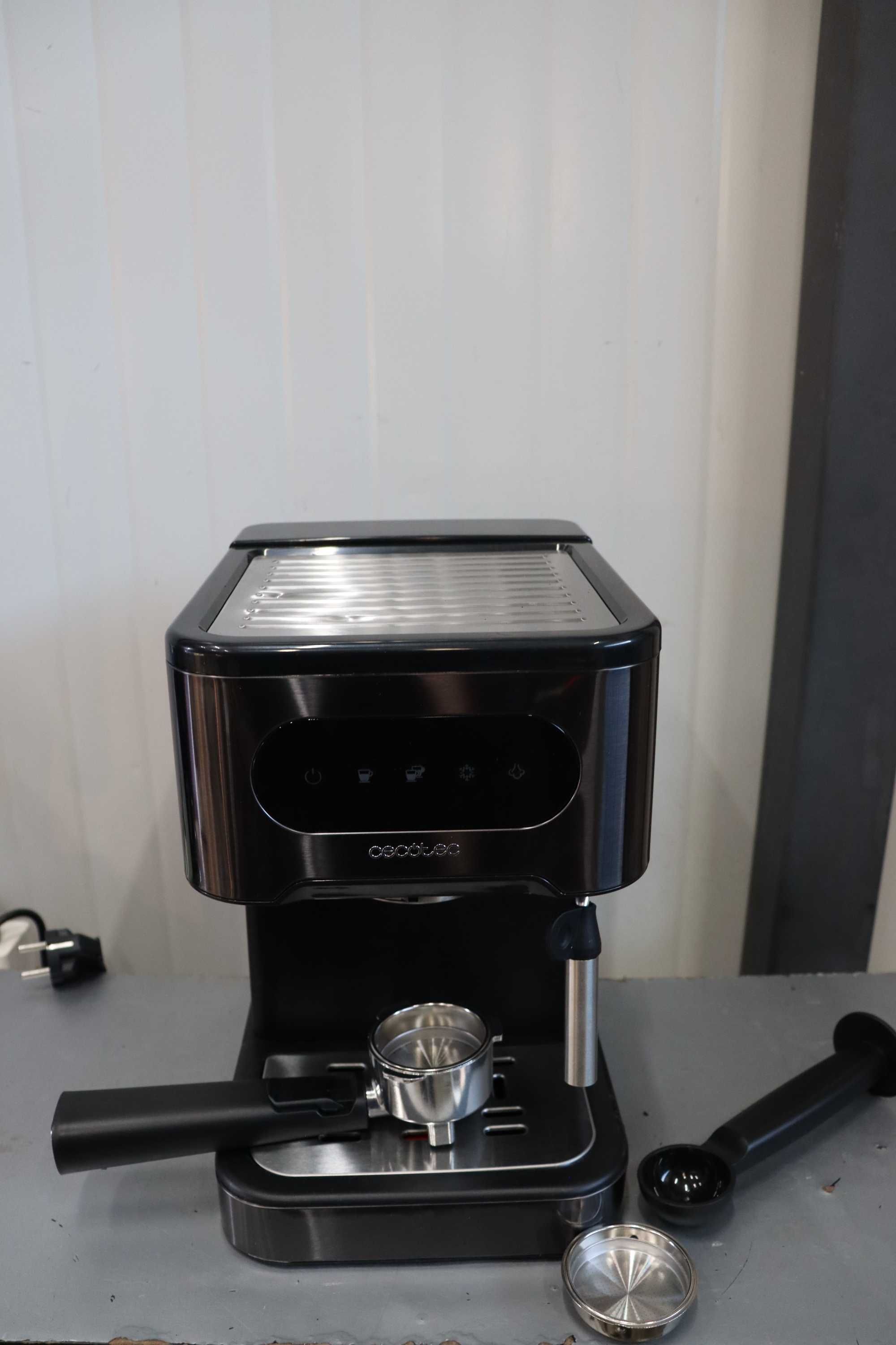 Кафемашина Cecotec Power Espresso 20 Coldbrew, 20 бара, тъч бутони