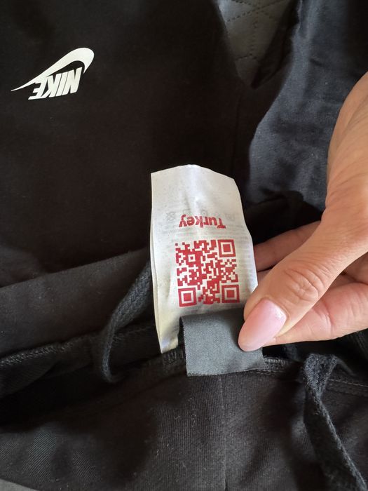 Сив/бял/ черен спортен екип Nike