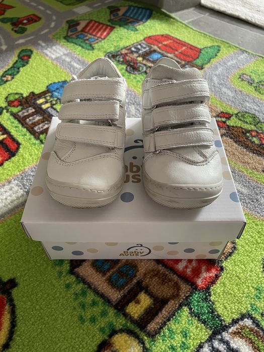 adidași Baby Avus, mărimea 21, preț 60 lei;