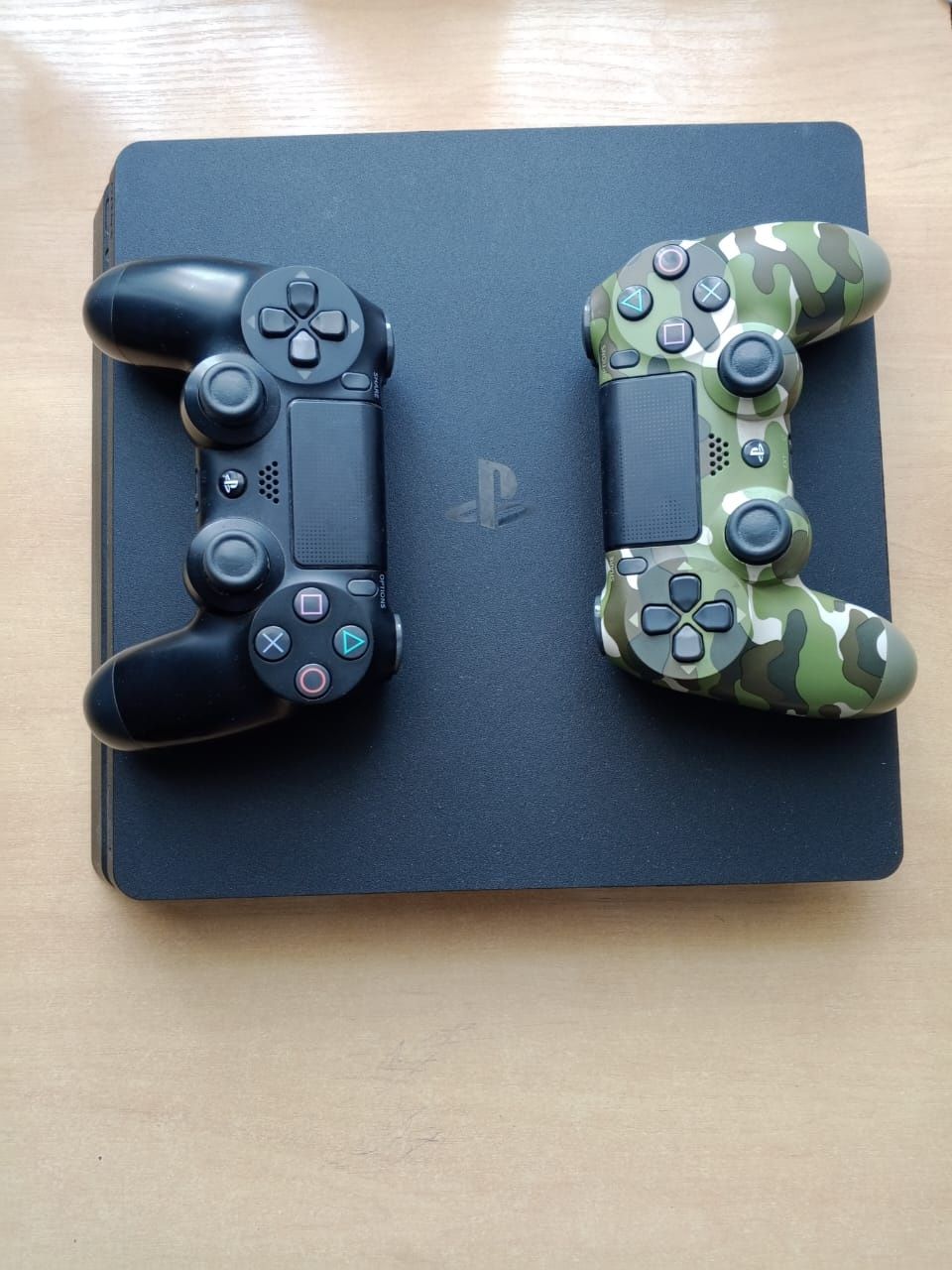 Soni PlayStation 4 slin