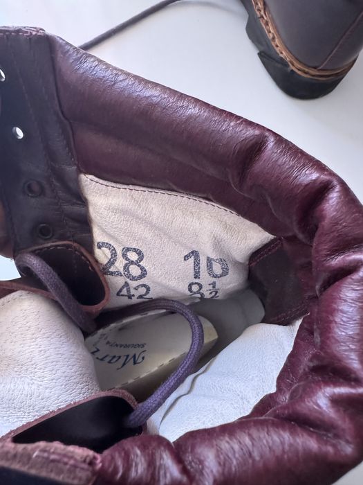 Vand bocanci unici de armata