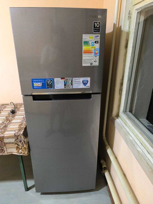 Холодильник б/у в хорошем состоянии