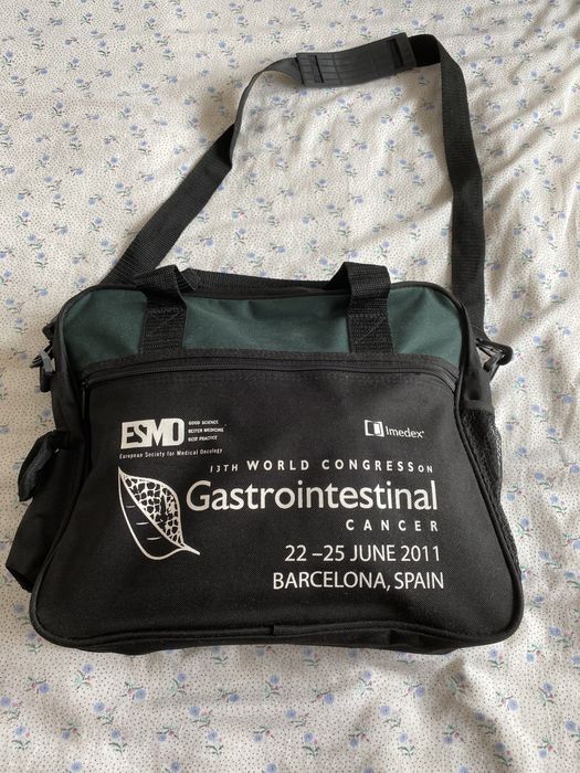 Vand geanta, borseta ,suport pentru brat