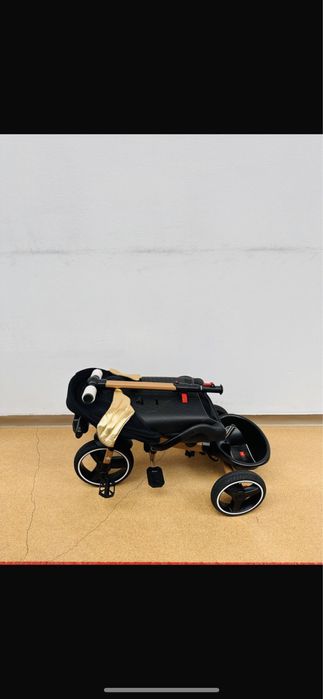 Tricicleta noua cu pozitie de somn lumini si sunete