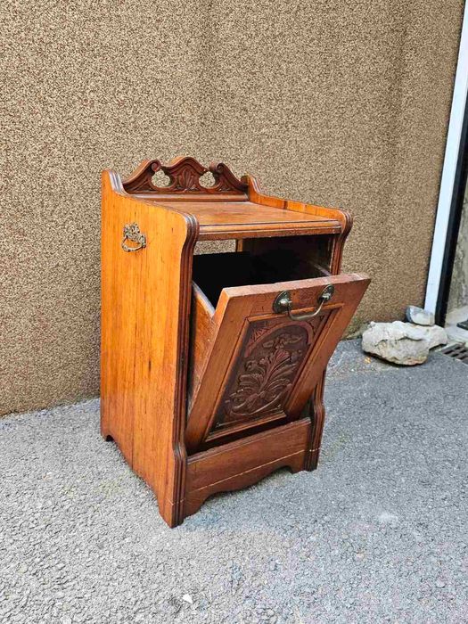 Ретро шкаф за документи