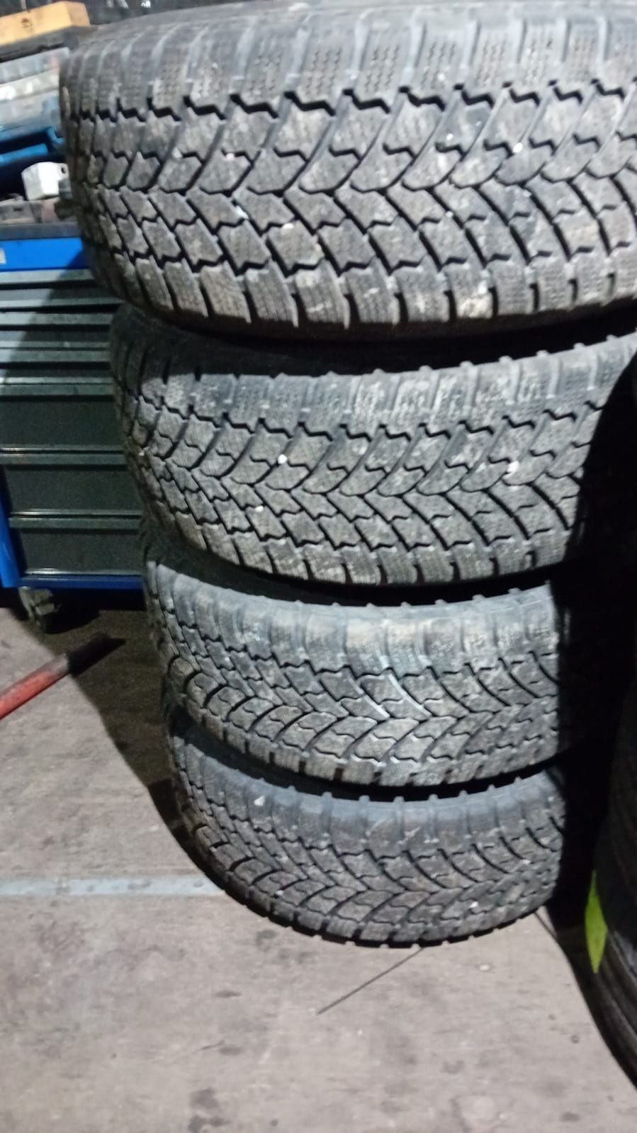 Vînd 4 roți 285/65/16c