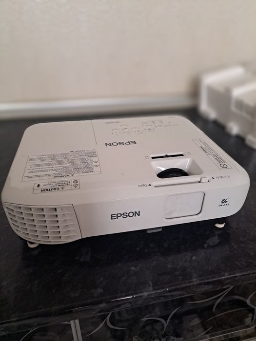 Proyektor sotiladi. Прадаетца проектор. Проектор сотилади epson.епсон