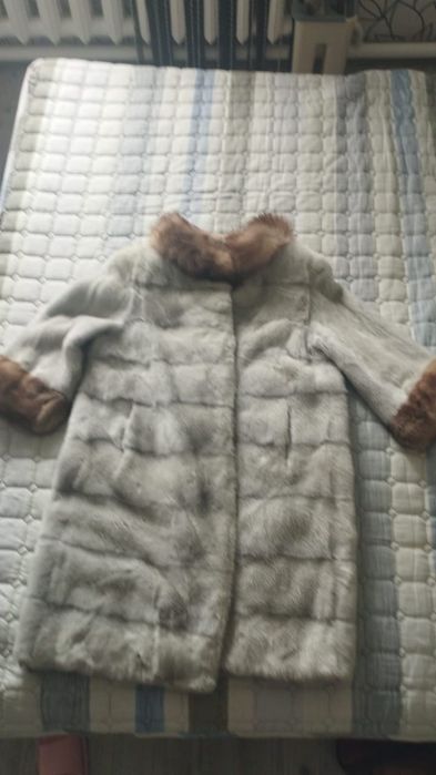 Продам норковую шубу, воротник и рукова соболь