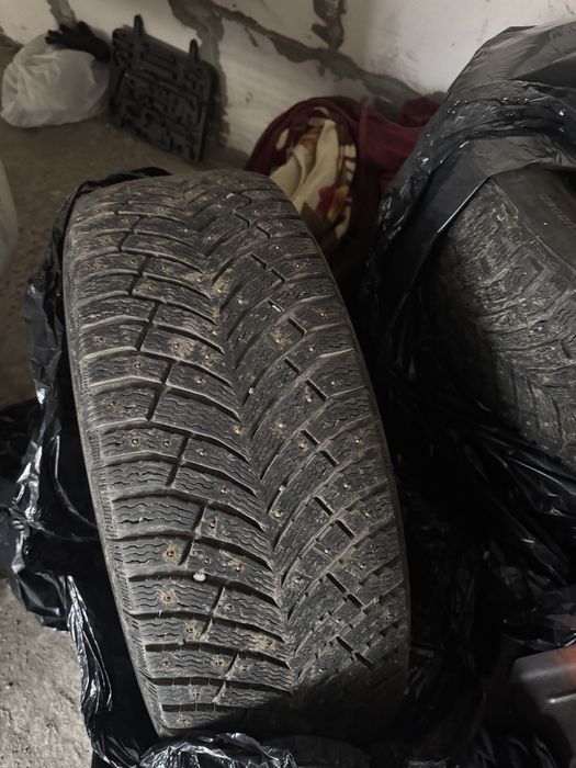 Продам 4 шины MICHELIN