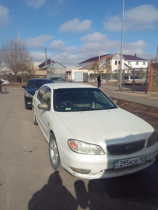 Продаю машину Нисан Сефиро '97 года