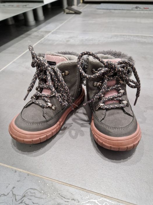 Vand ghete fetite marime 23