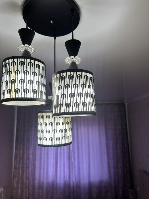 Продам 2 люстры в отличном состоянии