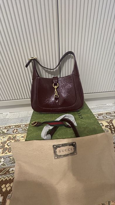 Сумка гуччи сатылады.