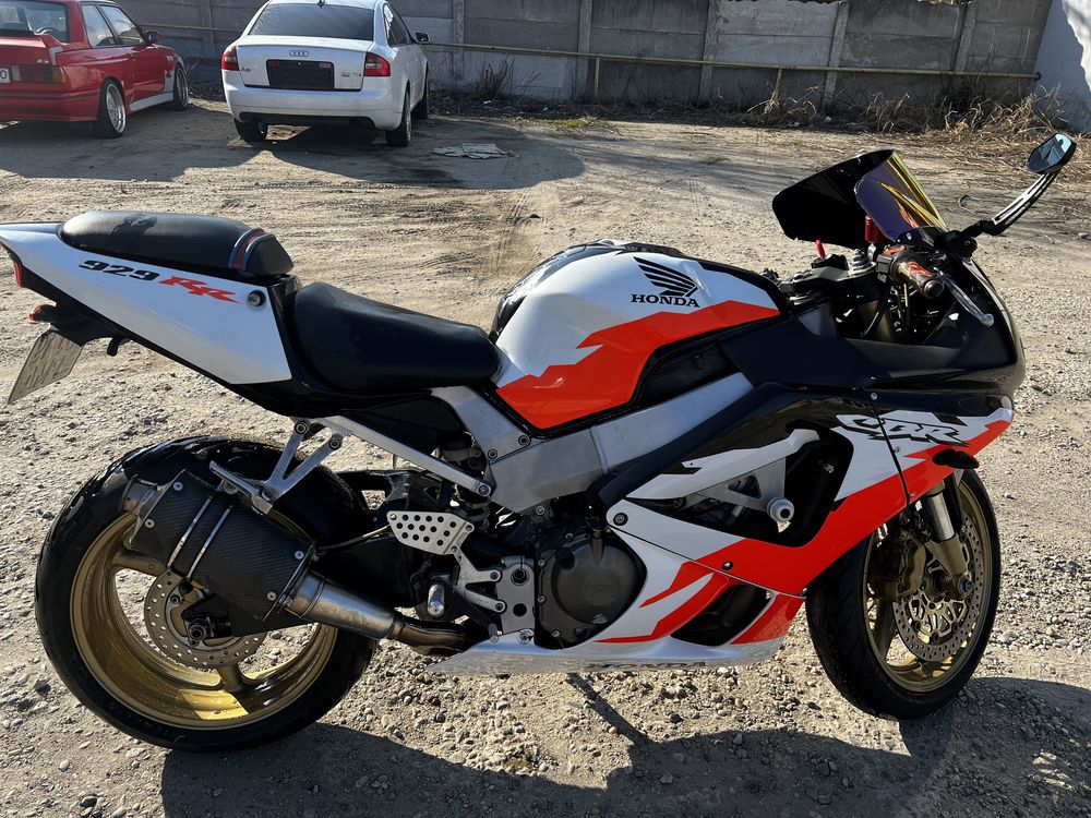 Dezbembrez honda cbr 929