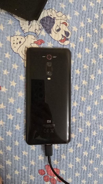 Продаю Xiaomi Mi 9T (6/64ГБ)