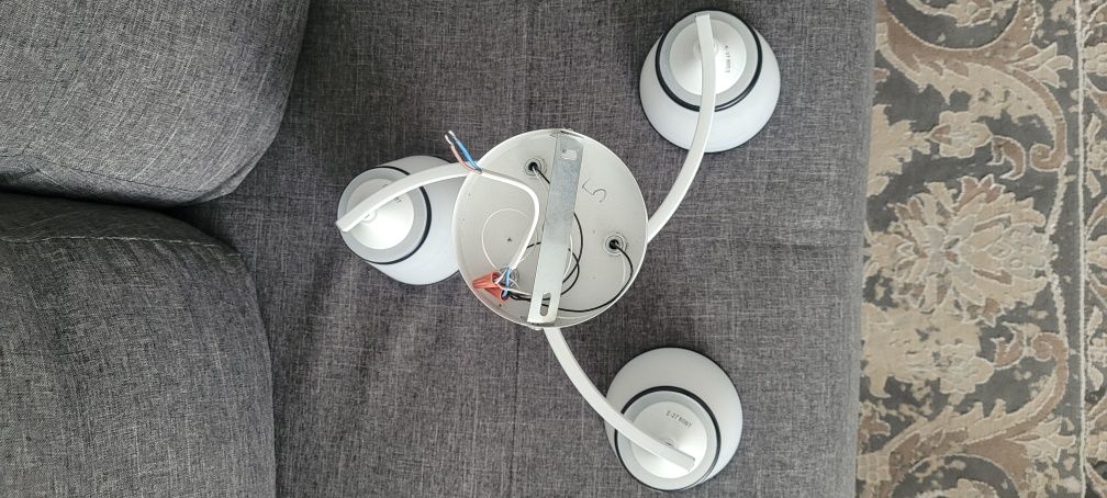 Продам люстру 3- рожковую