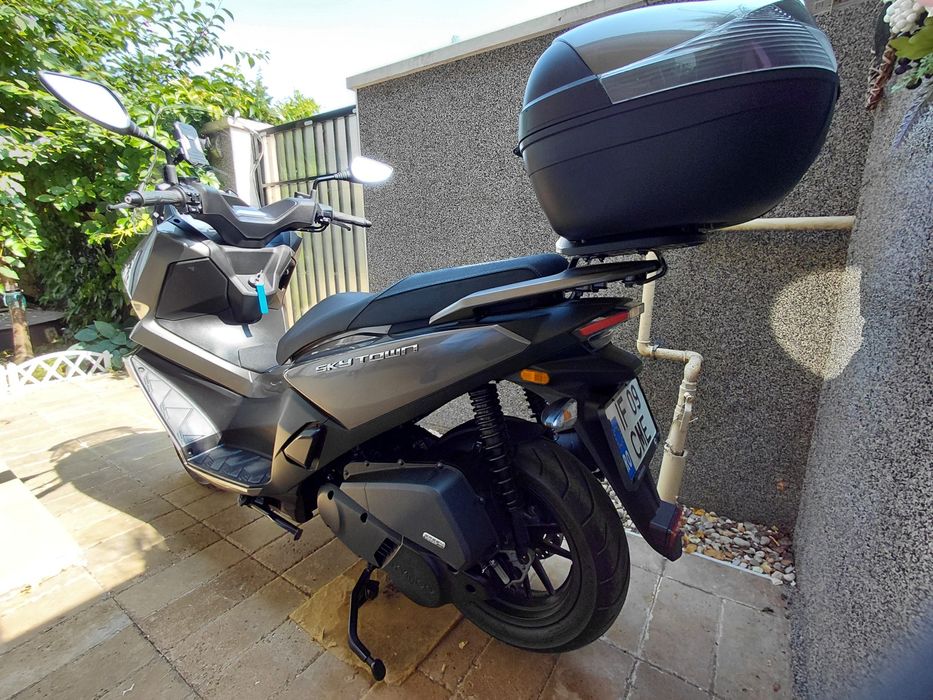 Scuter Kymco SkyTown 125