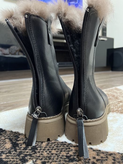 Продам новые ботинки