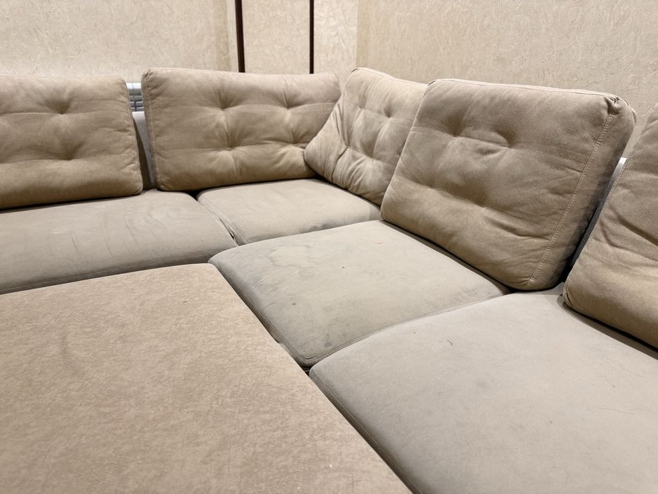 Продаю удобный и аккуратный диван в хорошим состоянии.