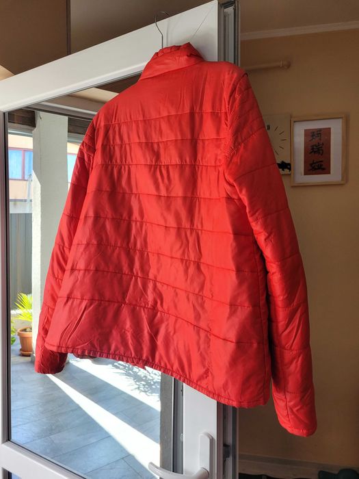 Geaca dama Nike, marimea L ( 42-44 ), culoarea roșie