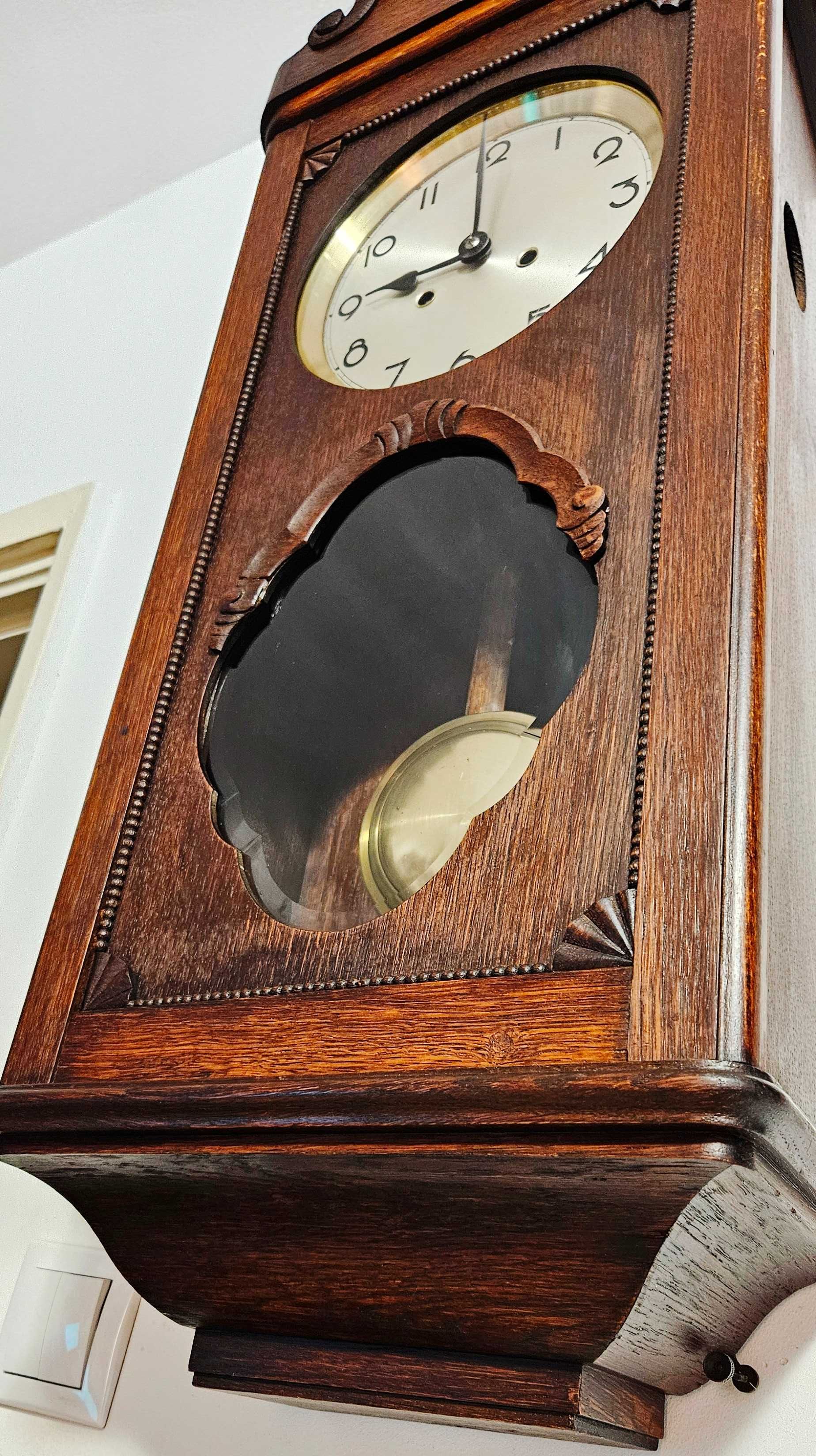 Ceas de perete cu pendula Kienzle