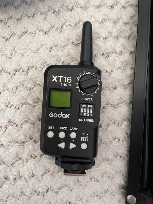 светкавица Dynaphos Expert QS-300 II + радиосинхронизатор XT-16