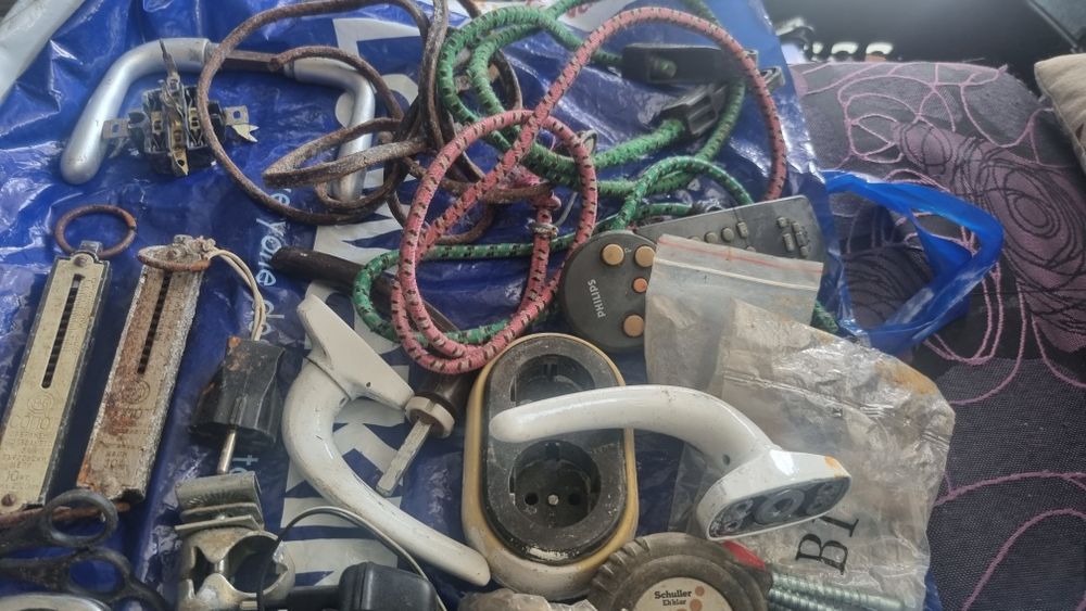 Много голям лот инструменти