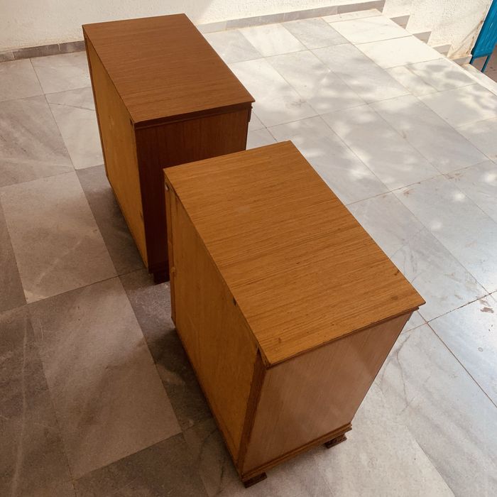 Италиански нощни шкафчета от средата на ХХ век