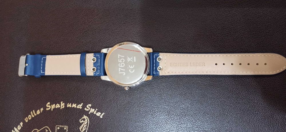 часовници Fossil-40 лв, Laura Torelli-40 лв Dreimaster-40 лв /но