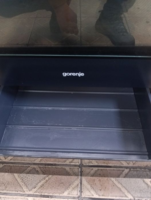Свободно стояща печка с керамичен плот Gorenje с 2 години Гаранция