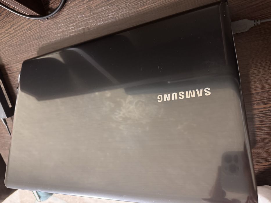 Продается ноутбук Самсунг