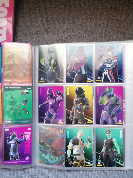 Vand Carti Cartonase Fortnite Reloaded in album 85% complet