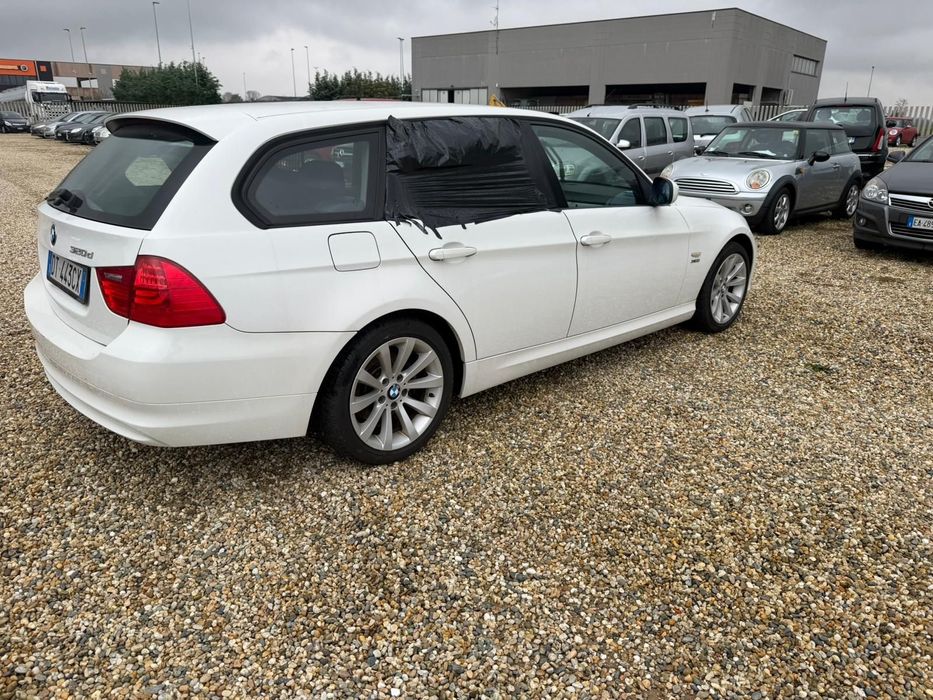 BMW e91 320xd 177k na chasti