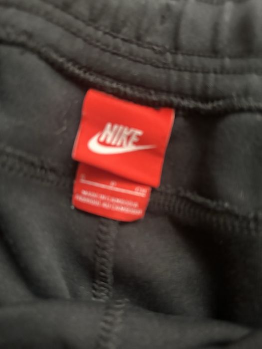 Дамско спортно долнище Nike tech fleece