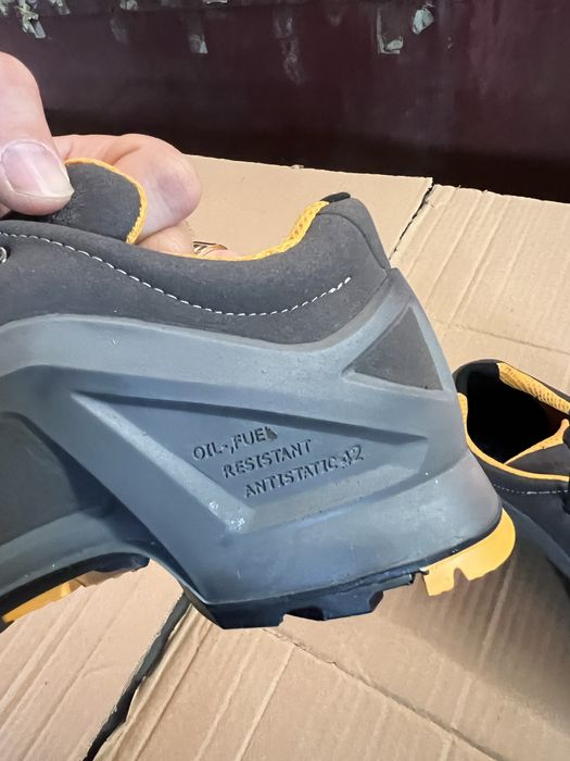 Vand pantofi protectie Uvex marimea 42