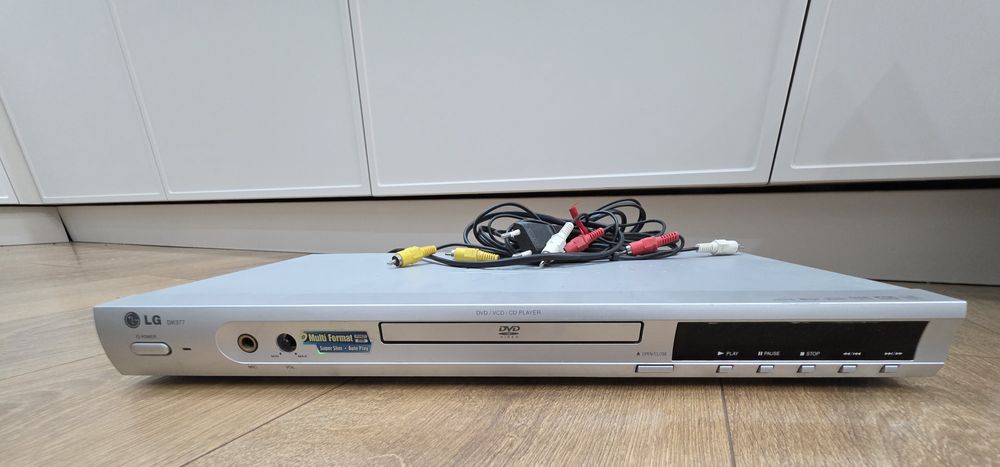 Продам DVD плейер LG
