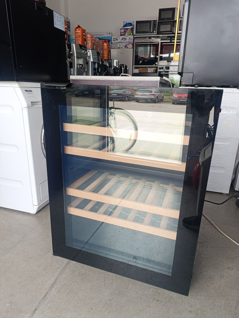 Витрина за вино  WINE COOLER