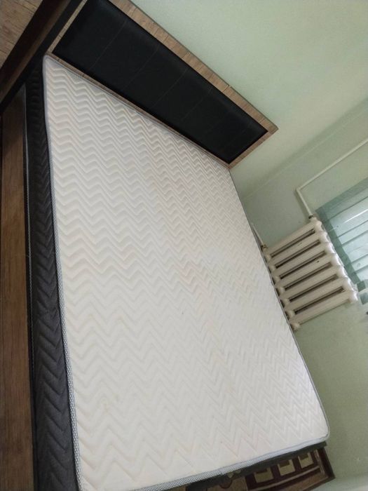 Sifatli va ArzonYotoqxona uchun kravatlar xar xil narxda