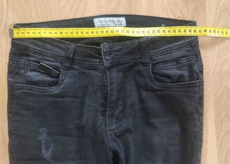 Blugi groși pentru băieți