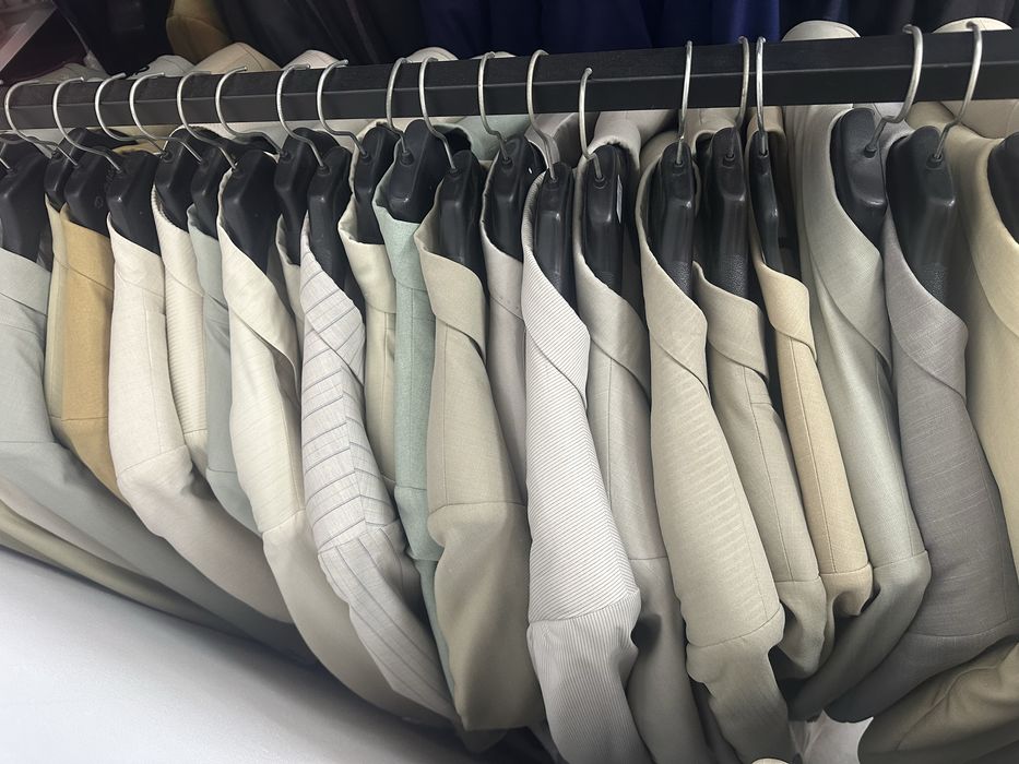 Нови Мъжки костюми от 50 лв до 100 лв