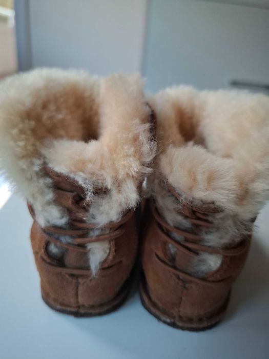 Нови бебешки ботуши UGG