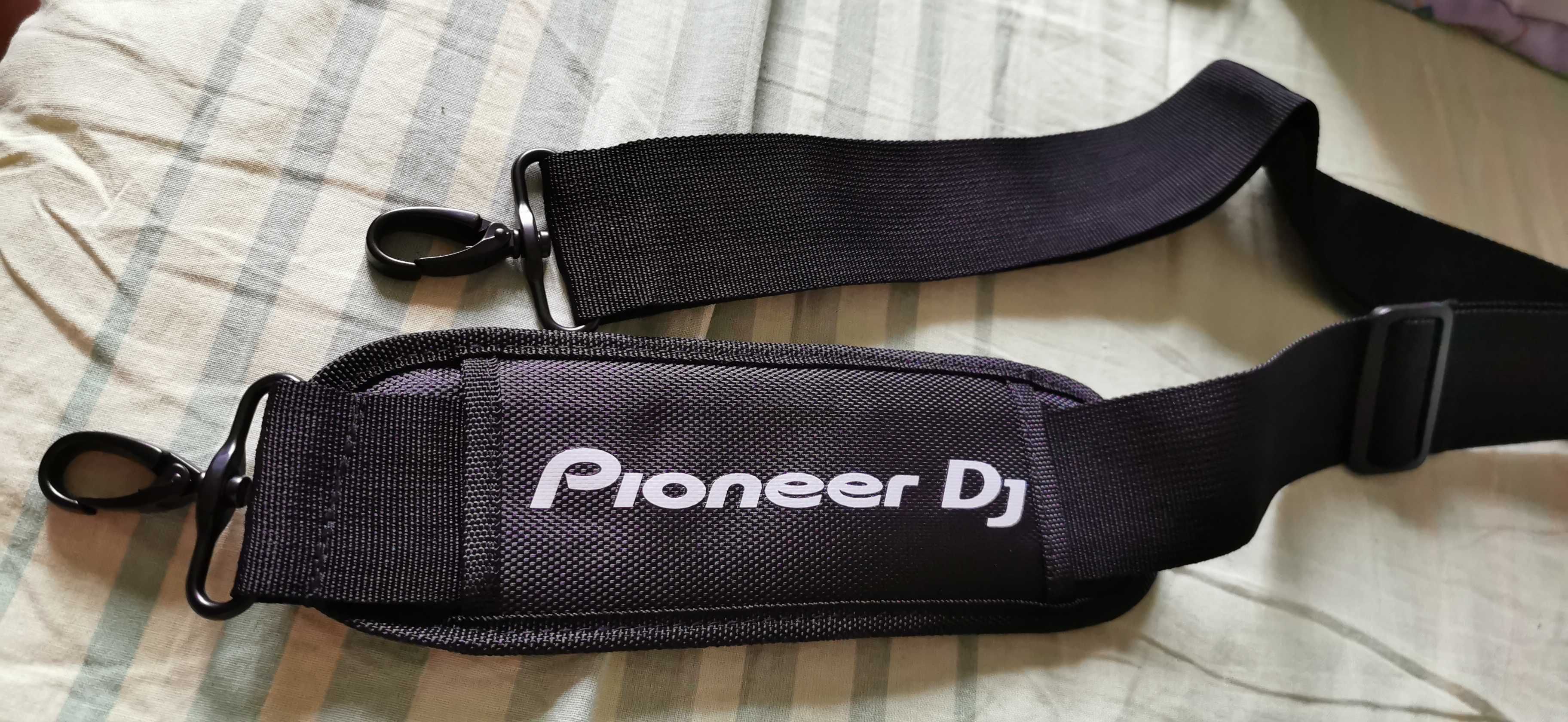 curea de umar Pioneer DJ DDJ-800 controler