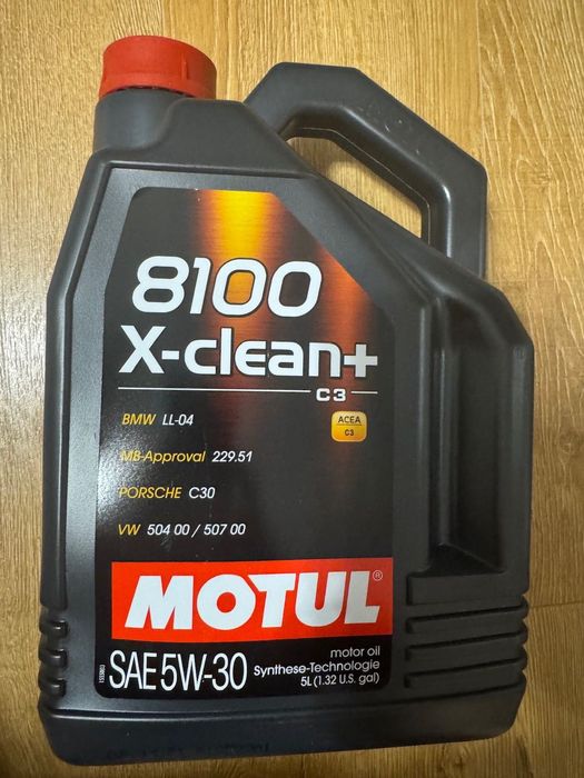 Синтетично масло MOTUL 5W30 8100 X-clean+
