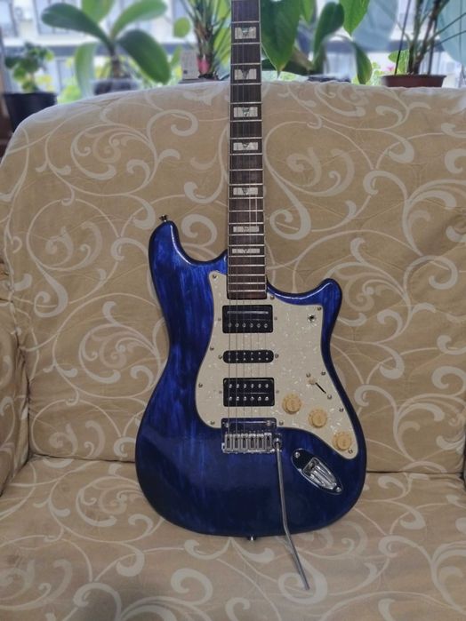 продава нова китара