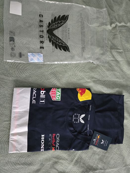 Tricou oficial Red Bull Racing Castore 2025

Preț: 300 lei (negociabil